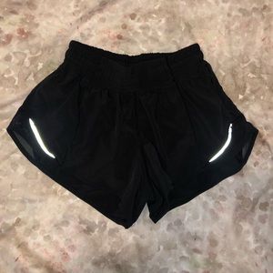 Lululemon black hotty hot shorts size 2